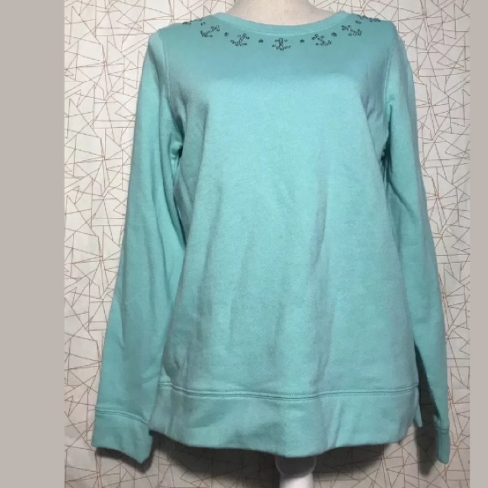 Nwt vineyard vines beaded pull over